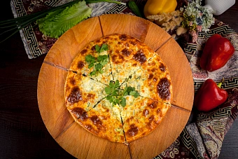 Хачапури по-мегрельски с зеленью